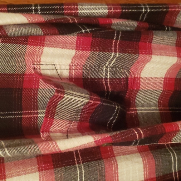Button up flannel - Picture 3 of 3